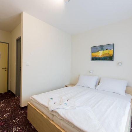 Hotel Jakec Trije Kralji Na Pohorju Zgornja Loznica Exterior photo