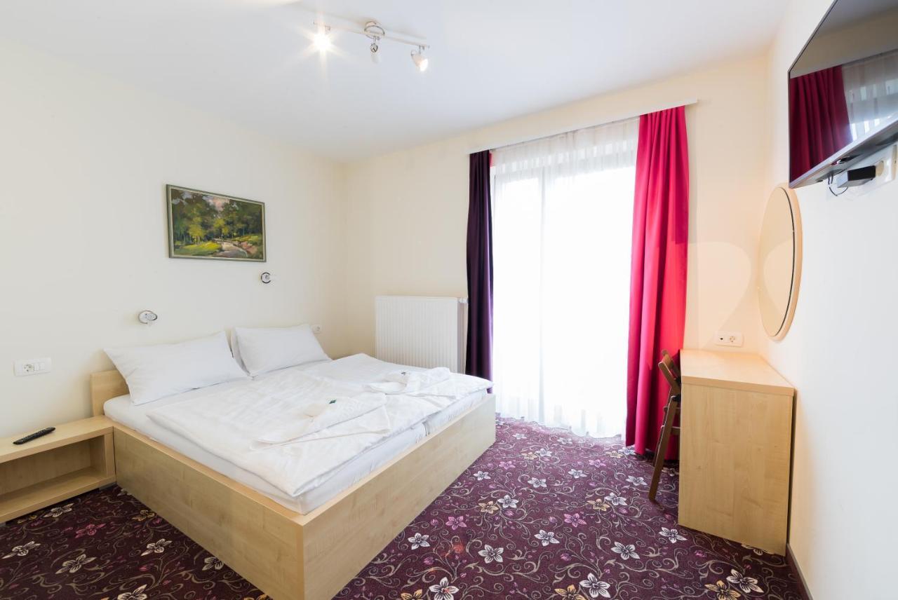 Hotel Jakec Trije Kralji Na Pohorju Zgornja Loznica Exterior photo