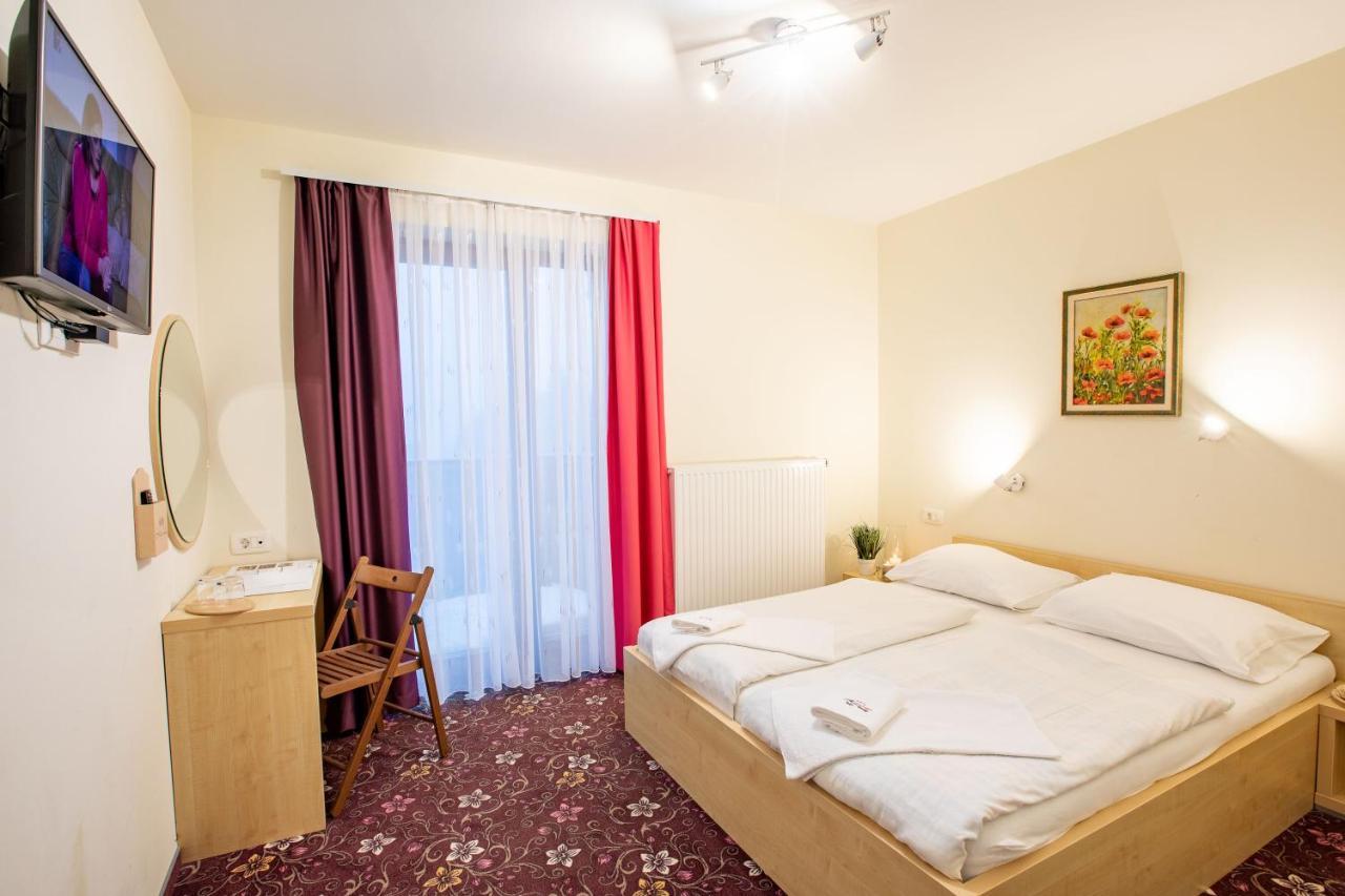 Hotel Jakec Trije Kralji Na Pohorju Zgornja Loznica Exterior photo
