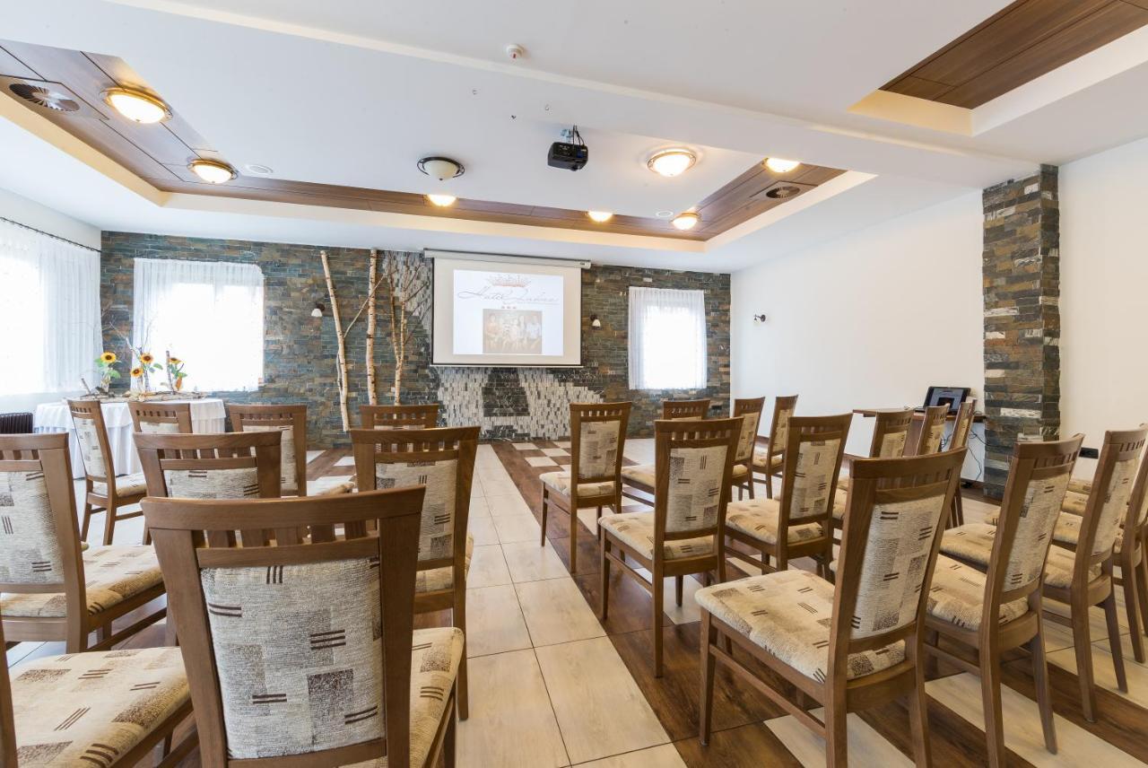 Hotel Jakec Trije Kralji Na Pohorju Zgornja Loznica Exterior photo