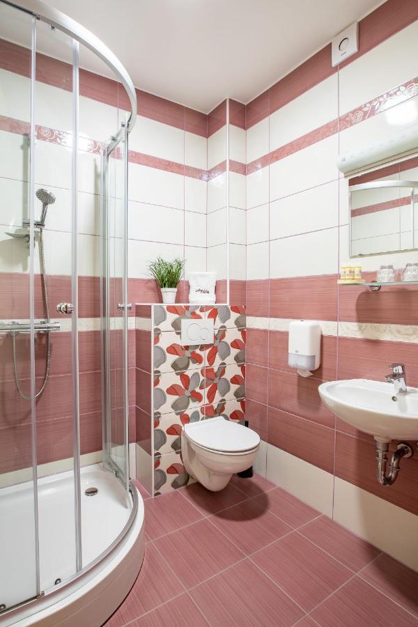 Hotel Jakec Trije Kralji Na Pohorju Zgornja Loznica Exterior photo